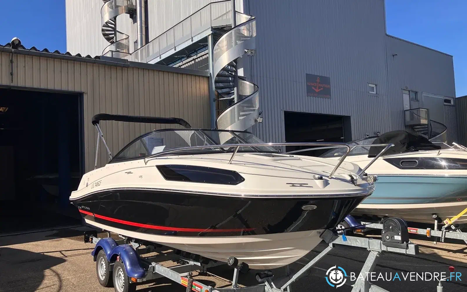 slider 4 Bayliner VR5 Cuddy
