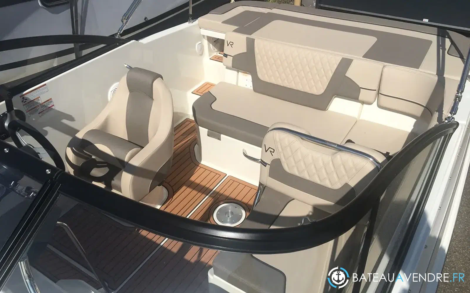 slider 5 Bayliner VR5 Cuddy