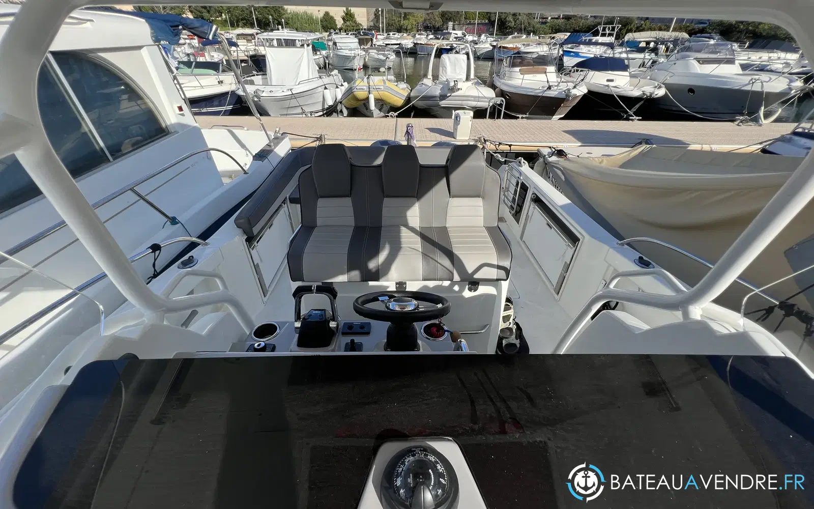 slider 20 Jeanneau Cap Camarat 9.0 CC