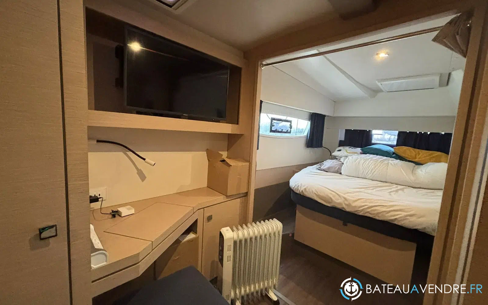 slider 14 Fountaine Pajot Astrea 42