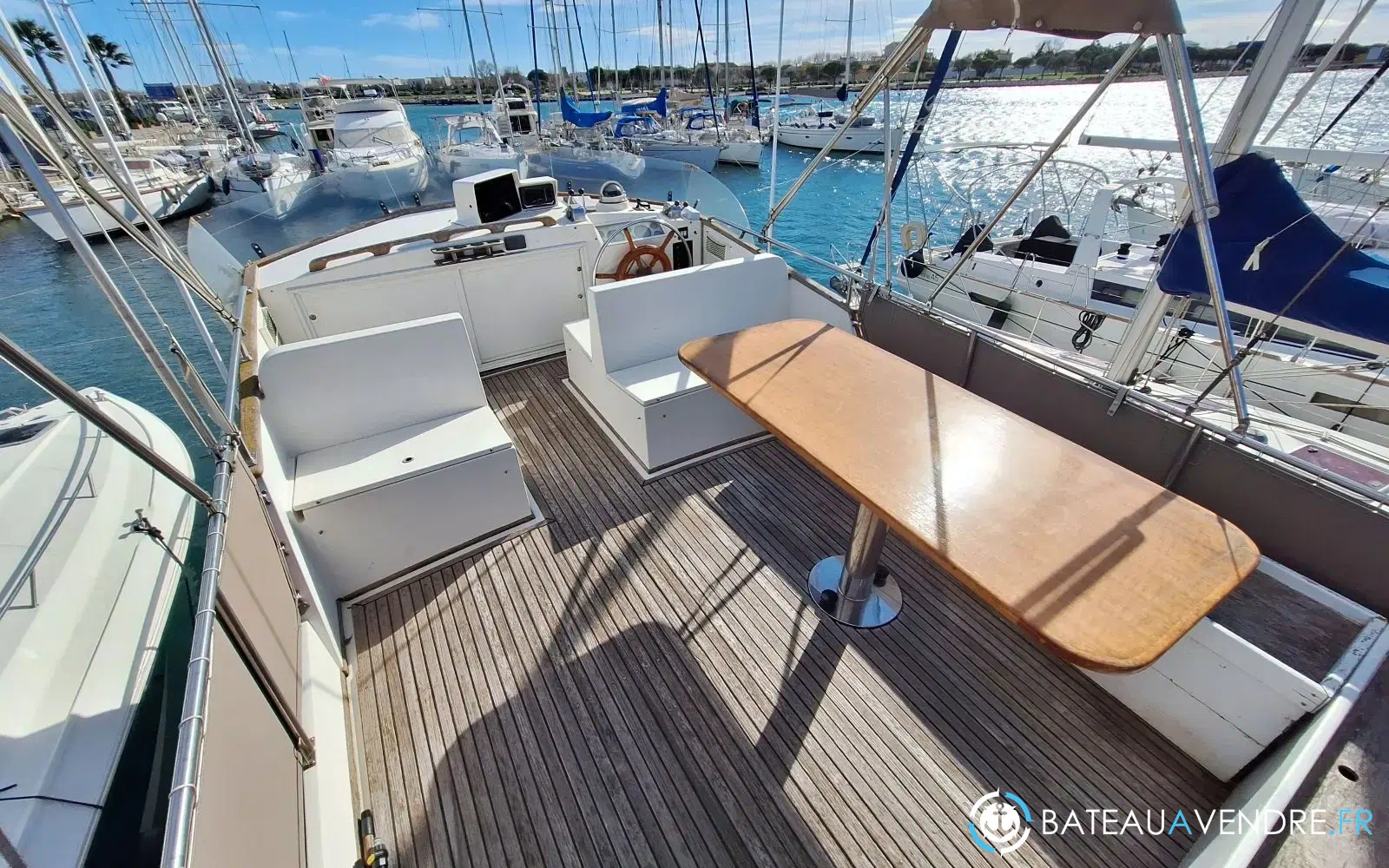 slider 1 Grand Banks 42