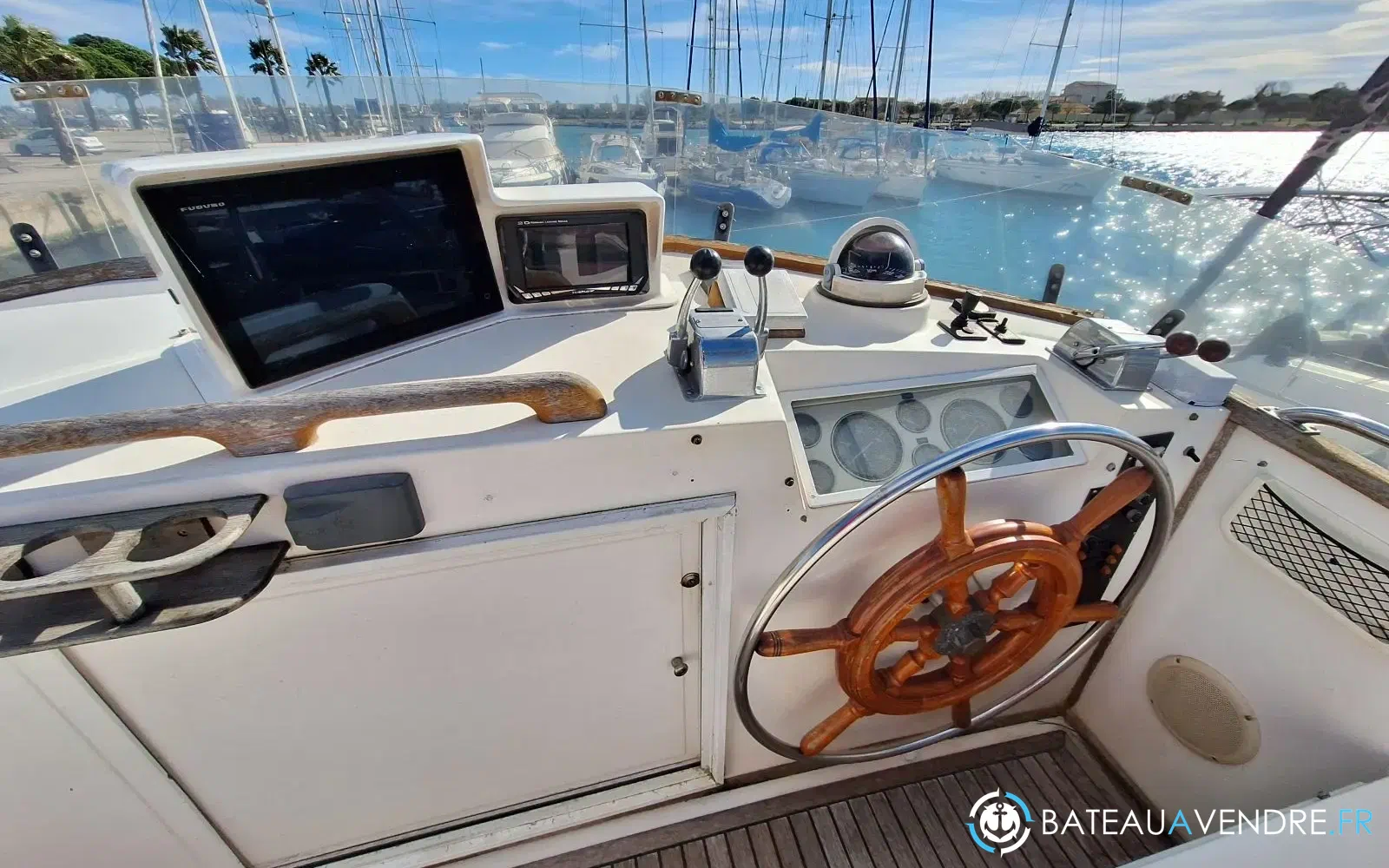 slider 19 Grand Banks 42