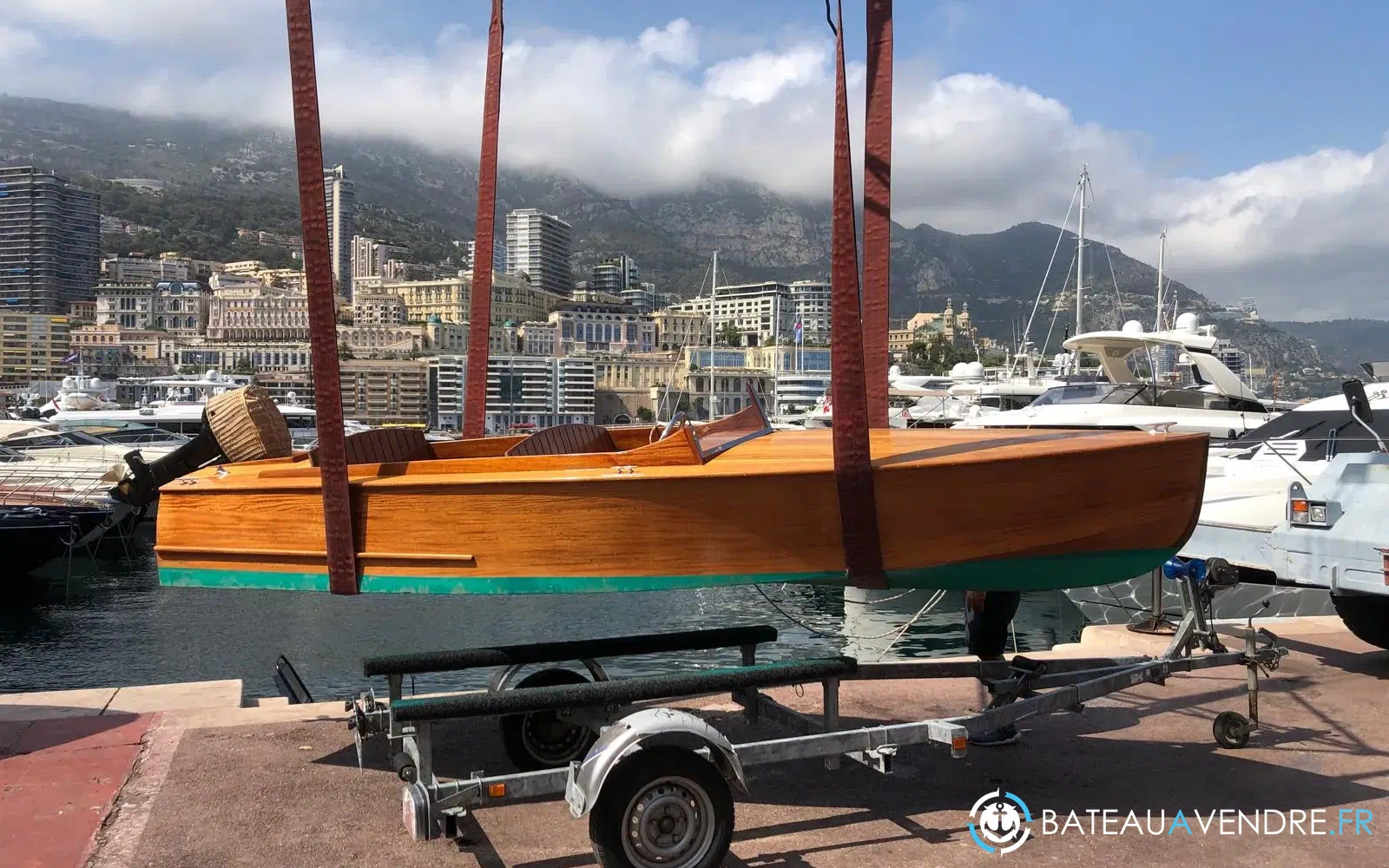 slider 4 Bateau Classique Runabout