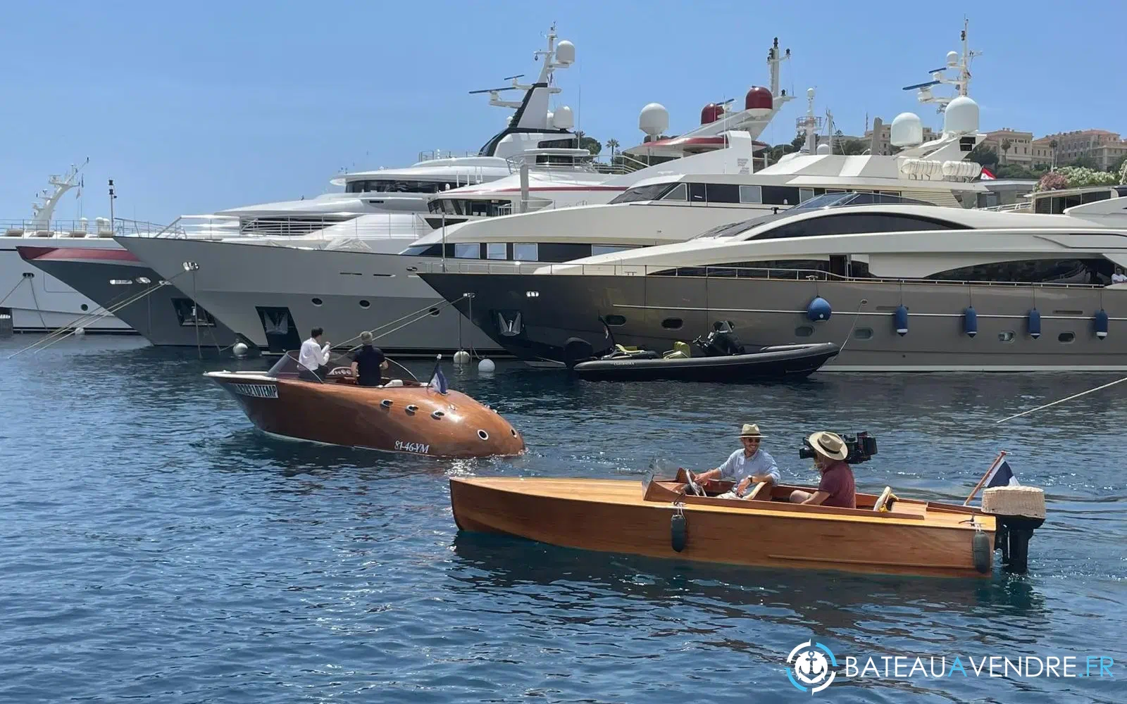slider 5 Bateau Classique Runabout