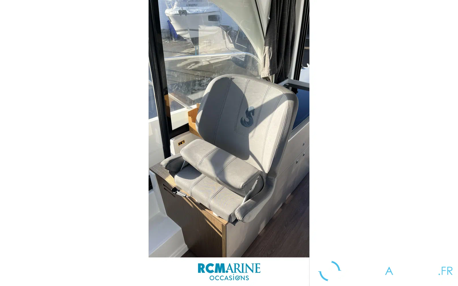 slider 16 Beneteau Antares 9 OB