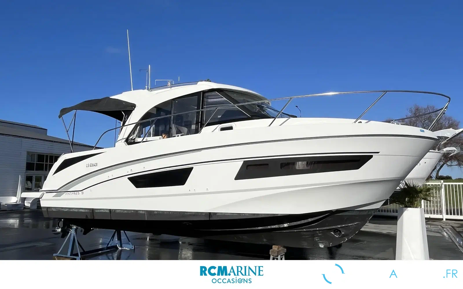 slider 1 Beneteau Antares 9 OB