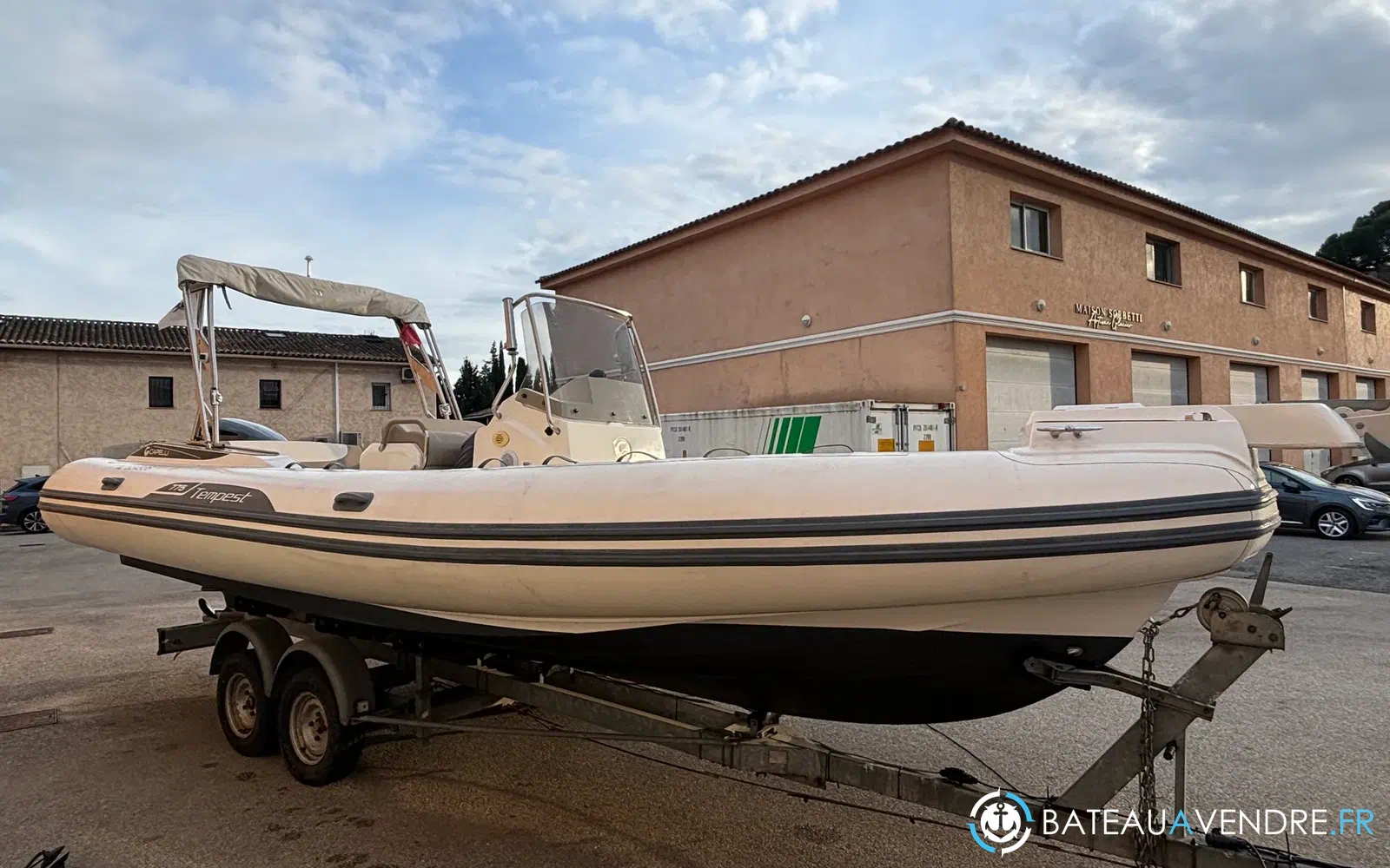 slider 1 Capelli Tempest 775 Luxe