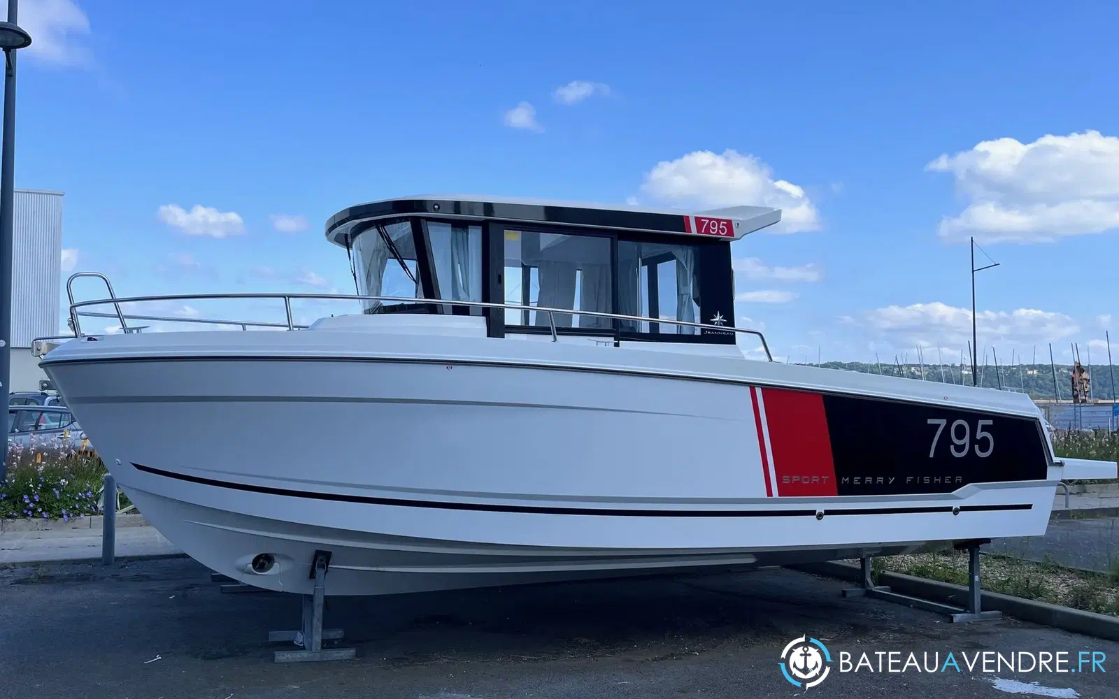 slider 1 Jeanneau Merry Fisher 795 Sport