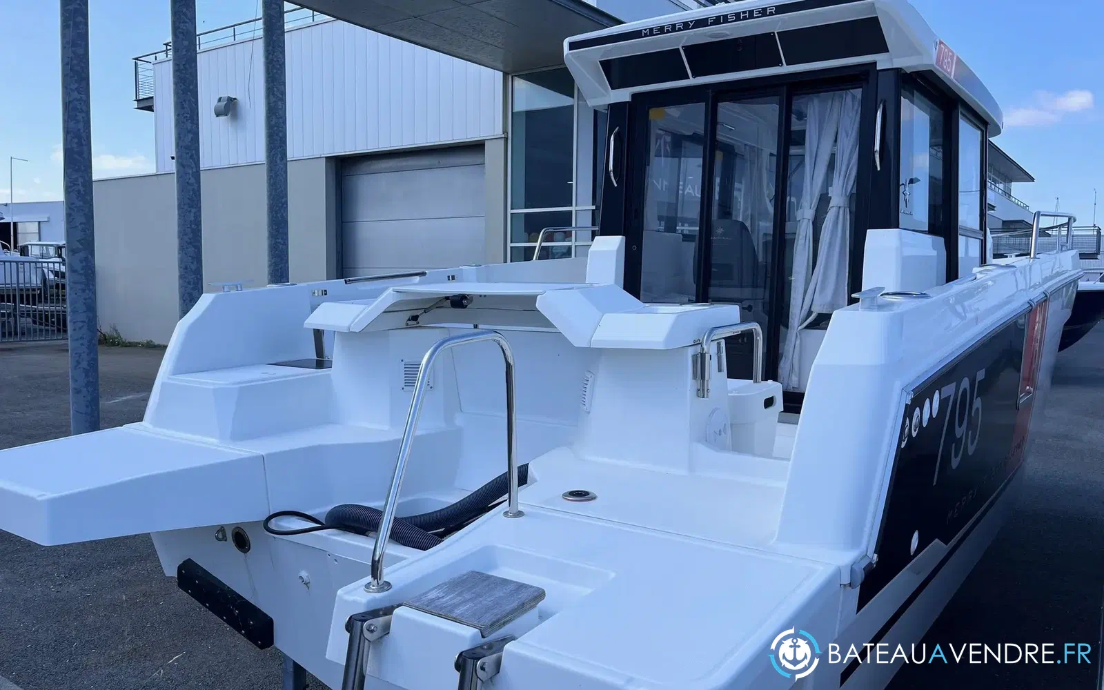 slider 2 Jeanneau Merry Fisher 795 Sport