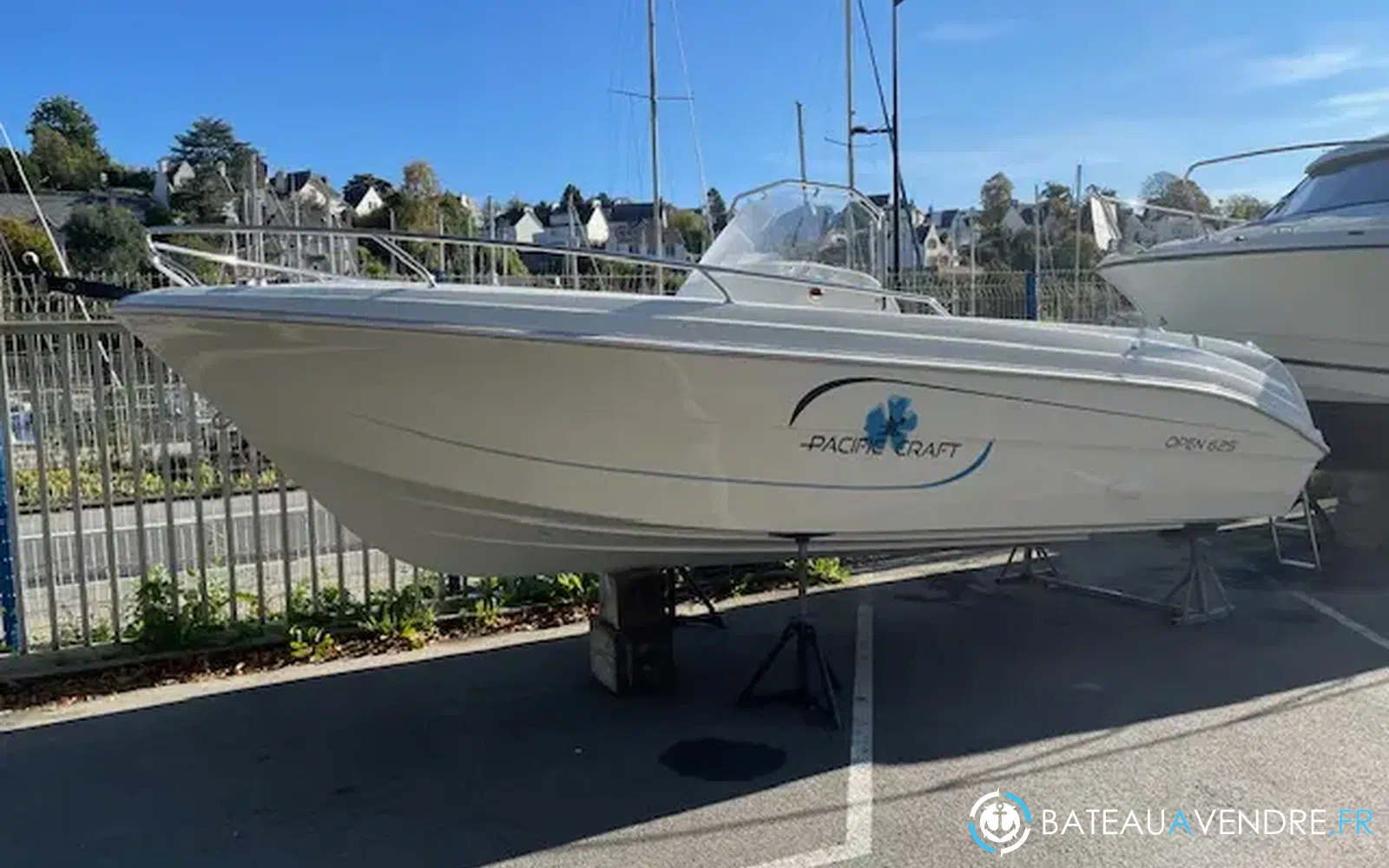 slider 0 Pacific Craft 625 Open