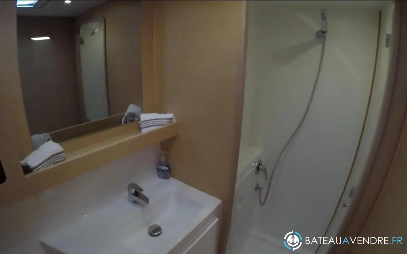 slider 38 Lagoon 42