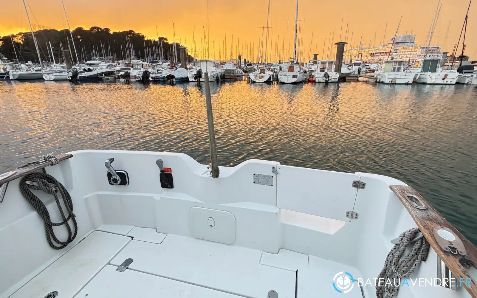 slider 1 Beneteau Antares 7