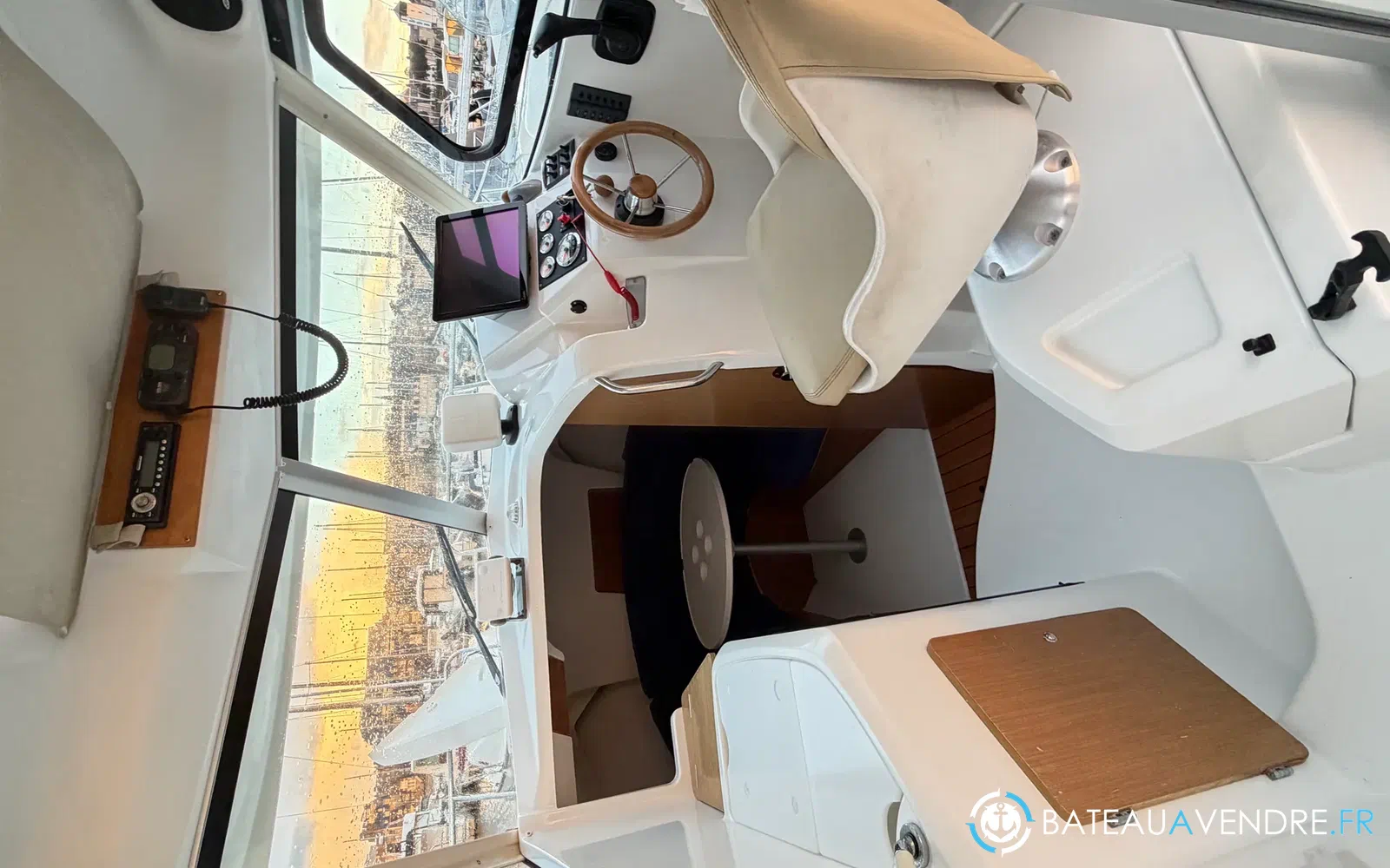 slider 2 Beneteau Antares 7