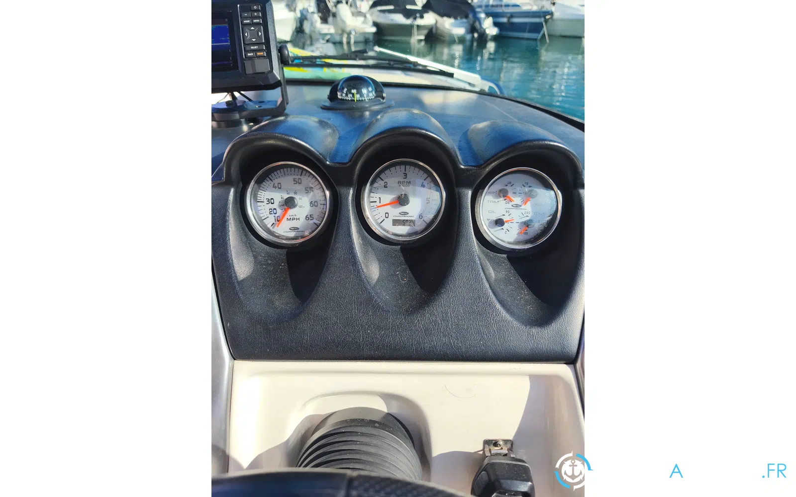 slider 30 Chaparral 256 SSX