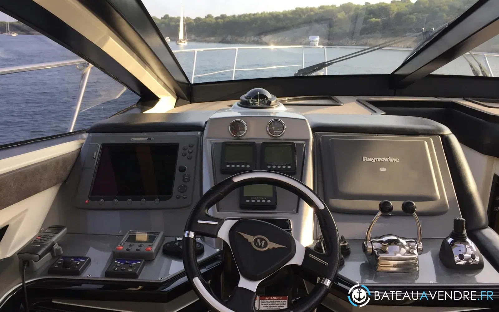 slider 17 Marquis Yachts 500 SC