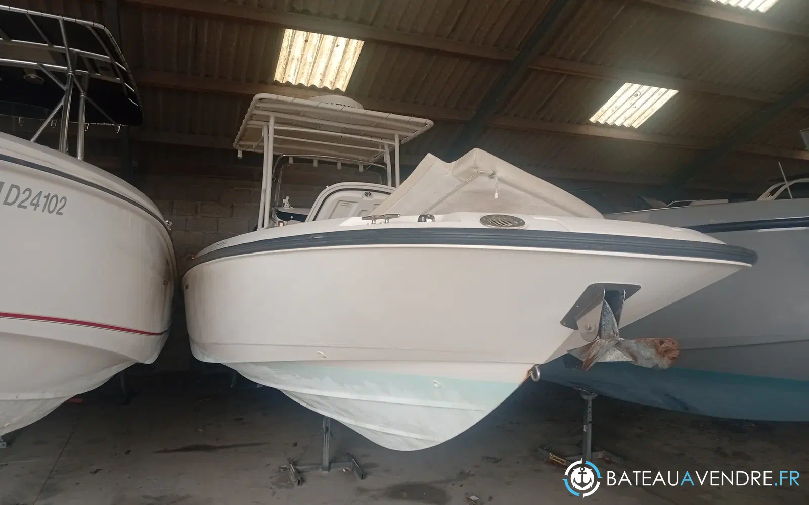slider 6 Boston Whaler 270 Dauntless