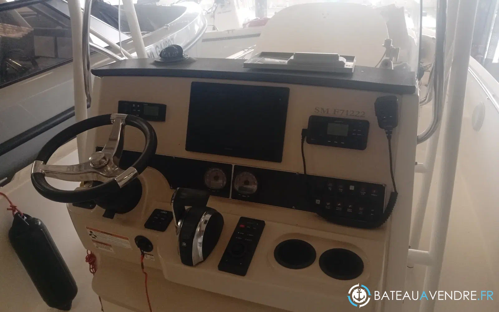 slider 3 Boston Whaler 270 Dauntless