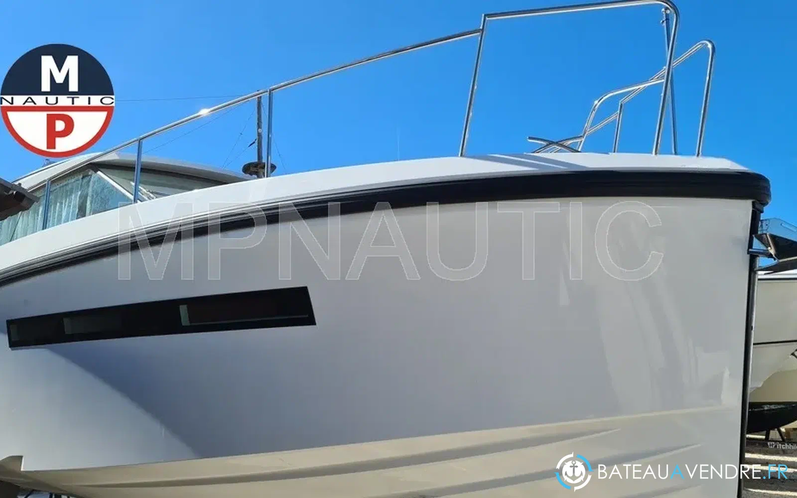 slider 2 Delta Yachts powerboats 33 coupe
