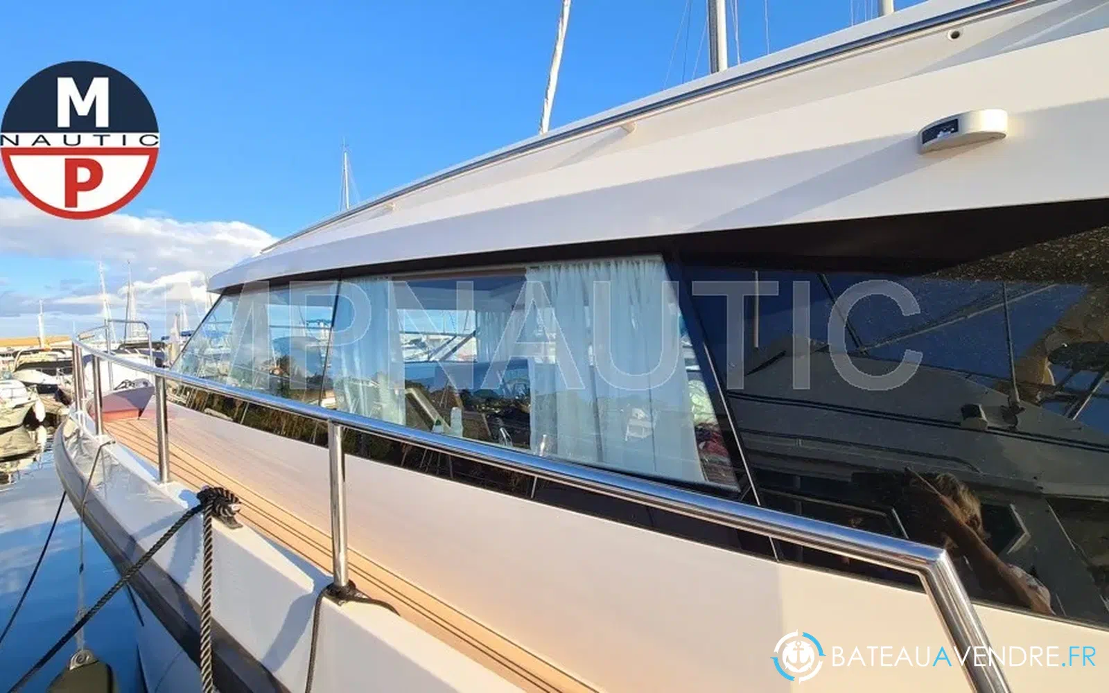 slider 1 Delta Yachts powerboats 33 coupe