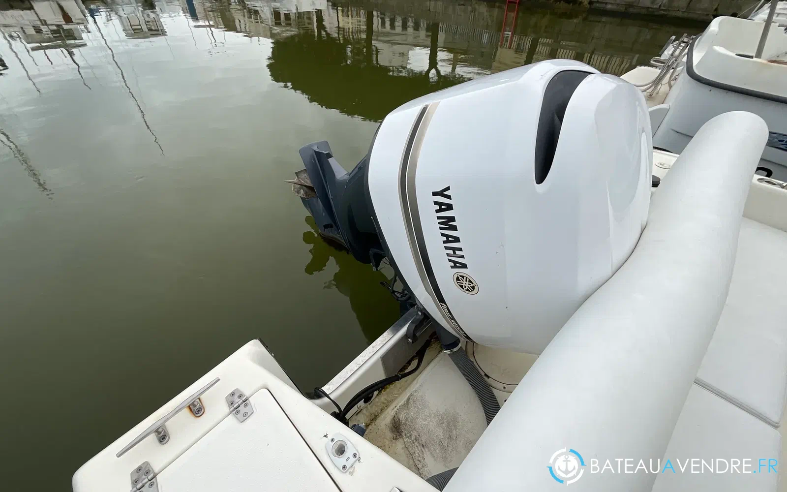 slider 10 Kelt White Shark 215