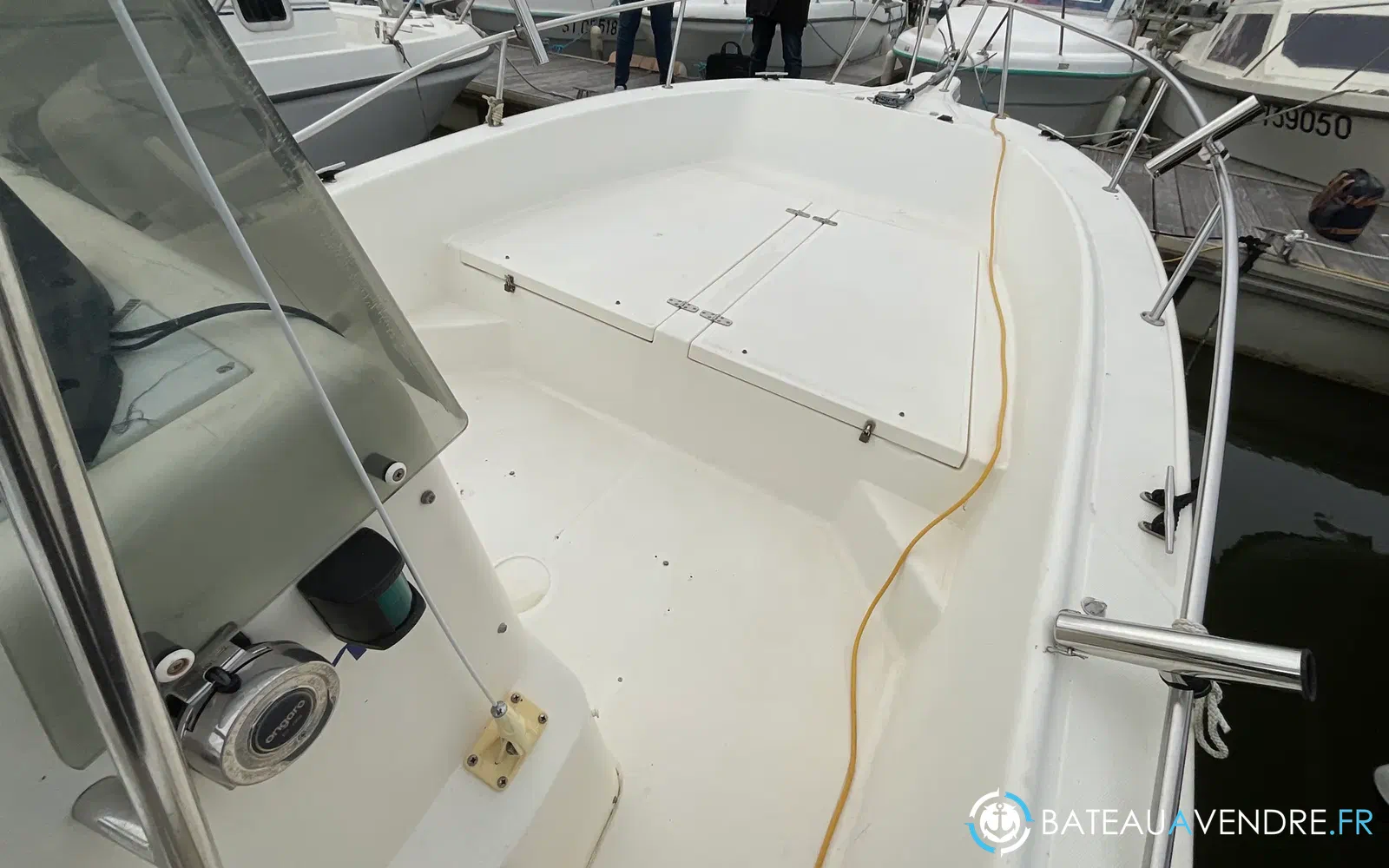 slider 11 Kelt White Shark 215