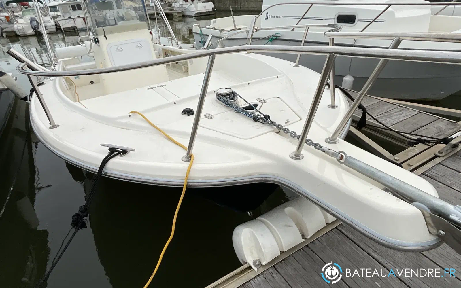 slider 2 Kelt White Shark 215