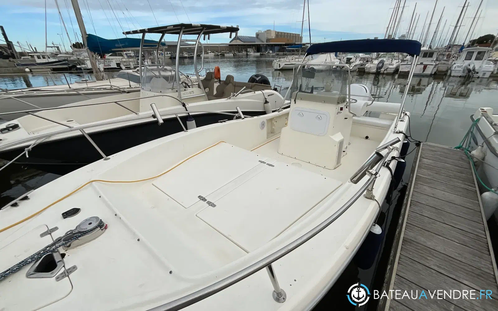slider 4 Kelt White Shark 215