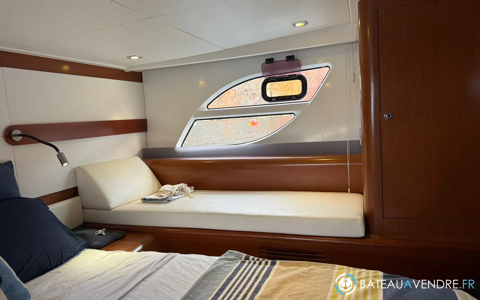 slider 17 Beneteau Monte Carlo 42 HT