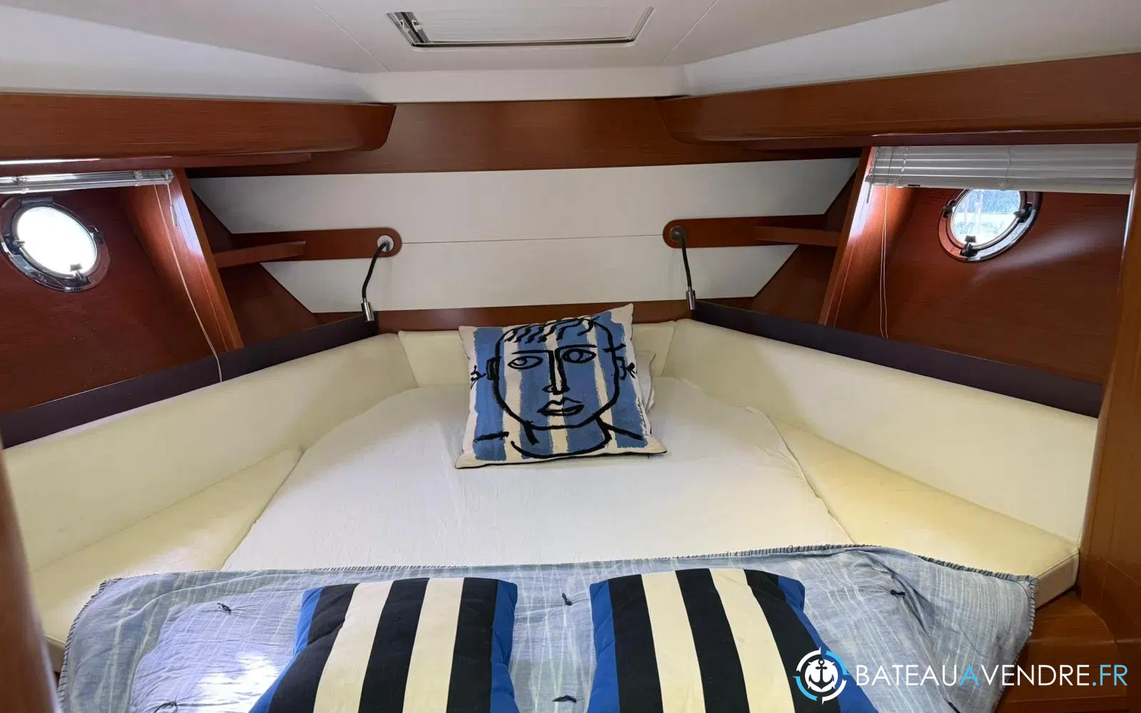 slider 19 Beneteau Monte Carlo 42 HT
