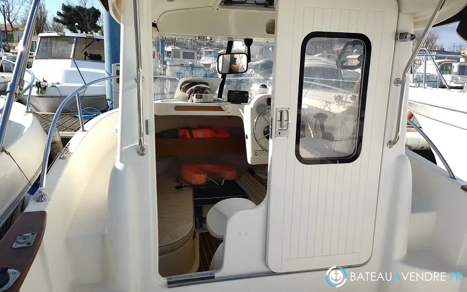 slider 11 Quicksilver 640 Pilothouse