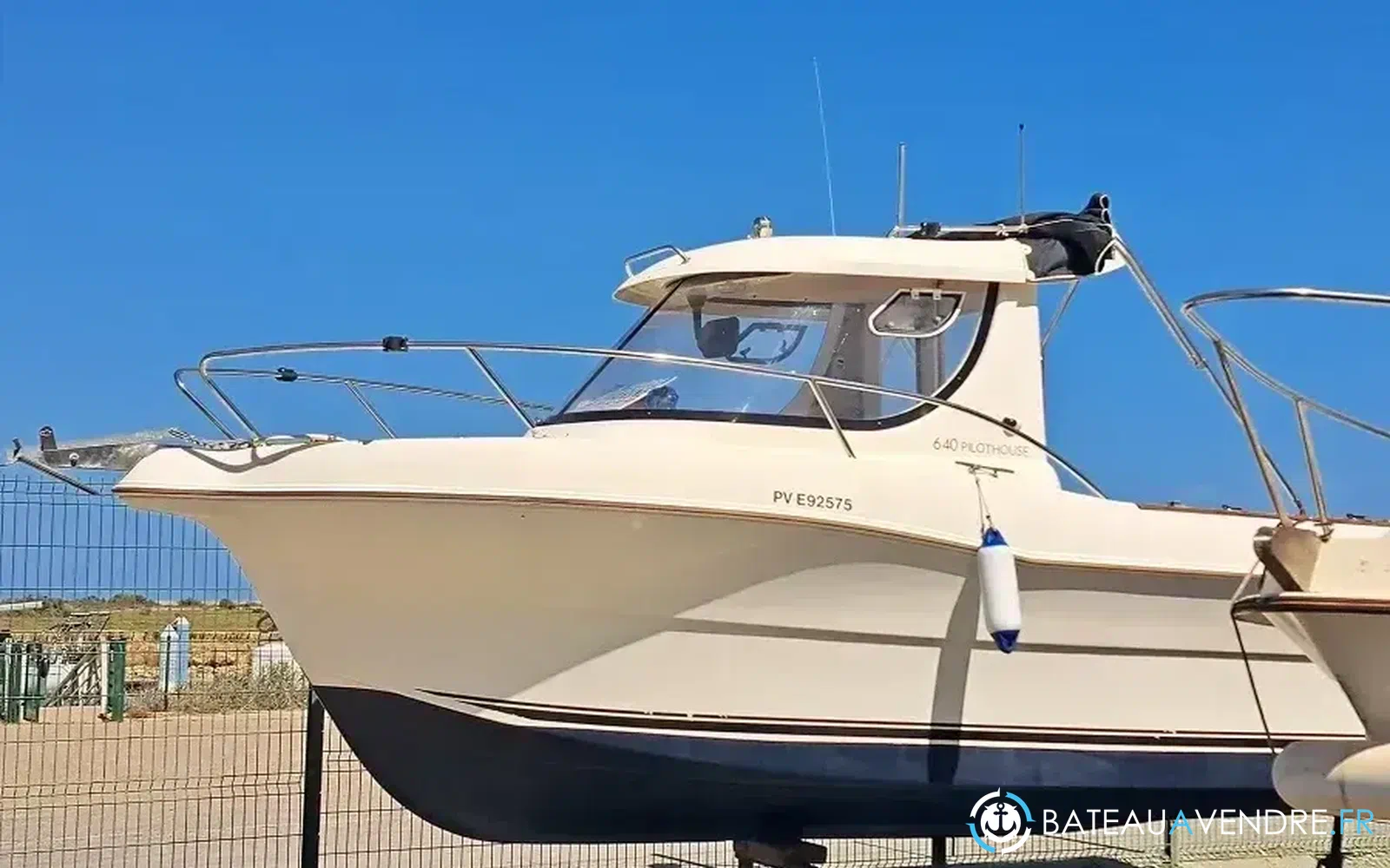slider 23 Quicksilver 640 Pilothouse
