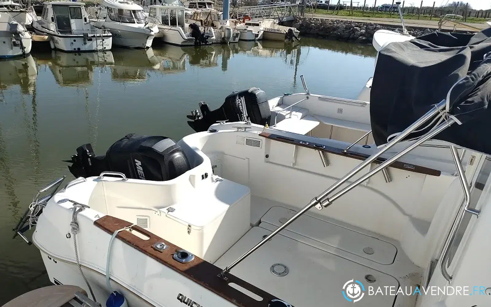slider 6 Quicksilver 640 Pilothouse