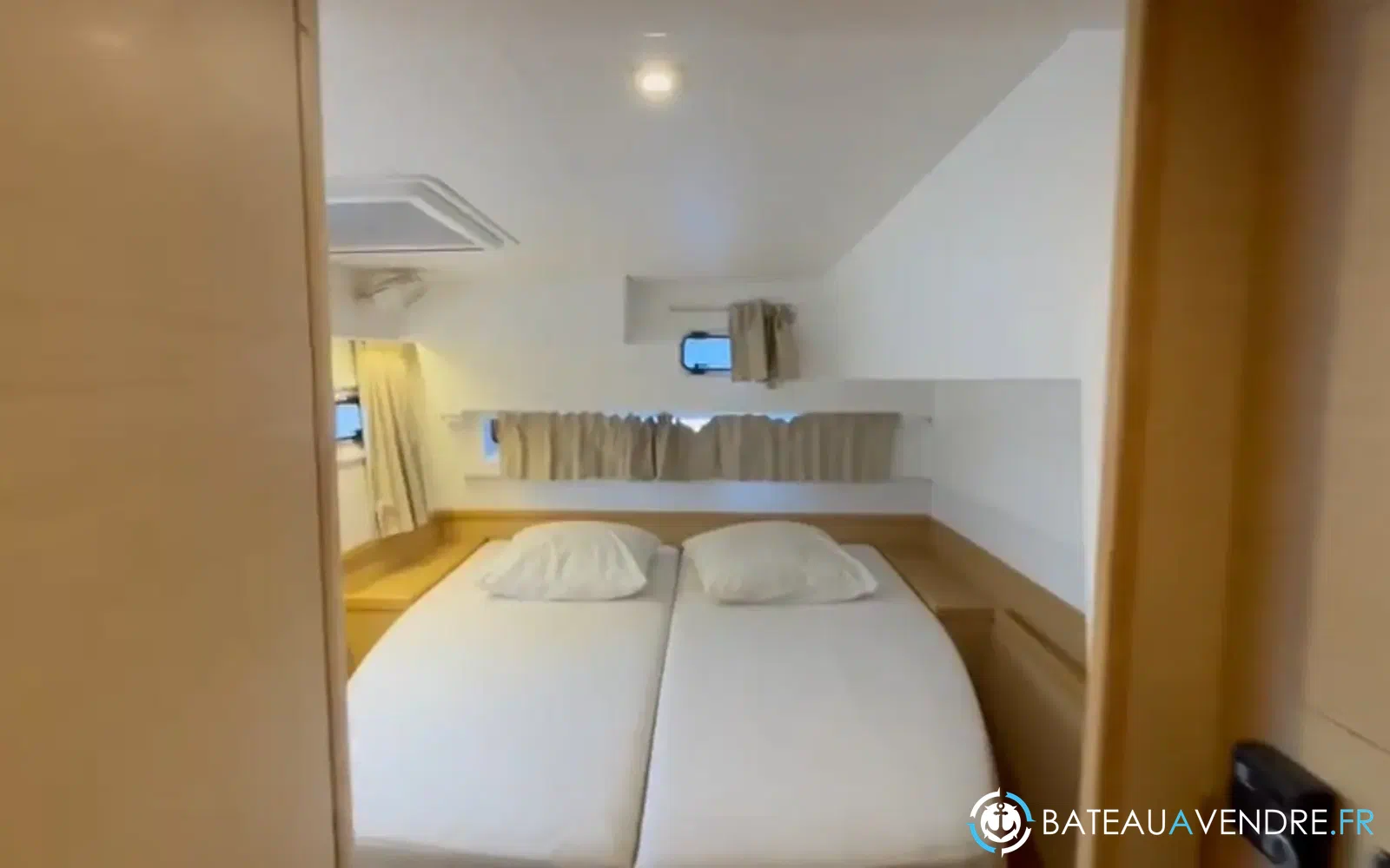 slider 13 Lagoon 42