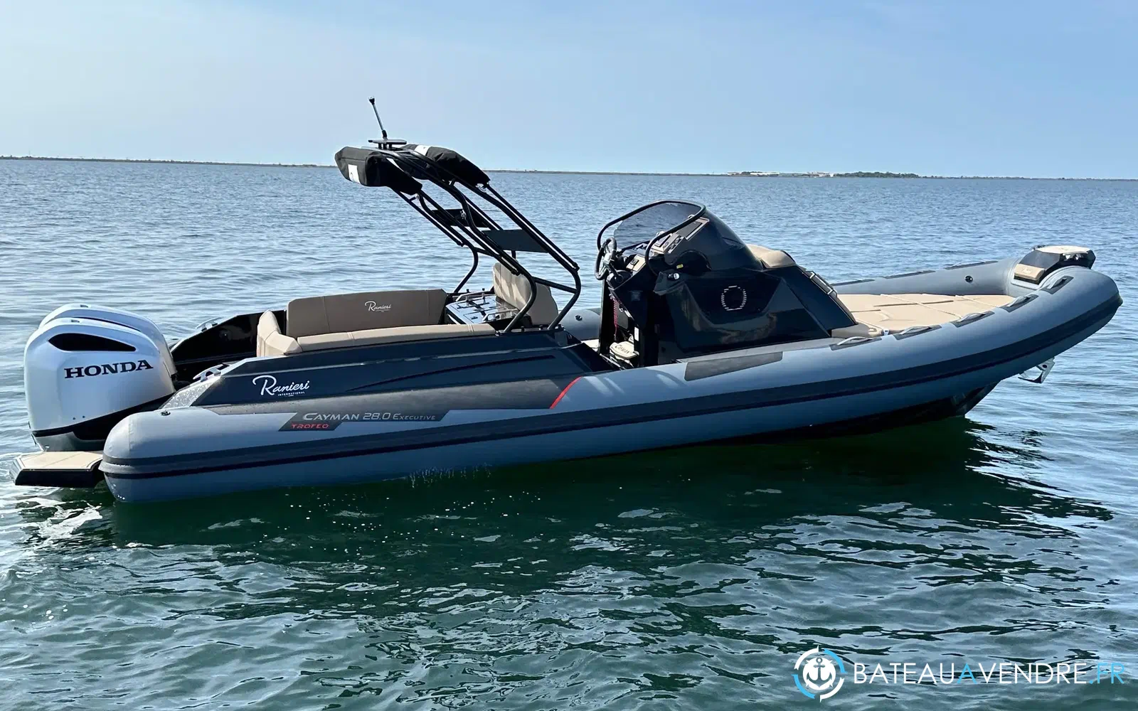 slider 1 Ranieri Cayman 28.0 Executive