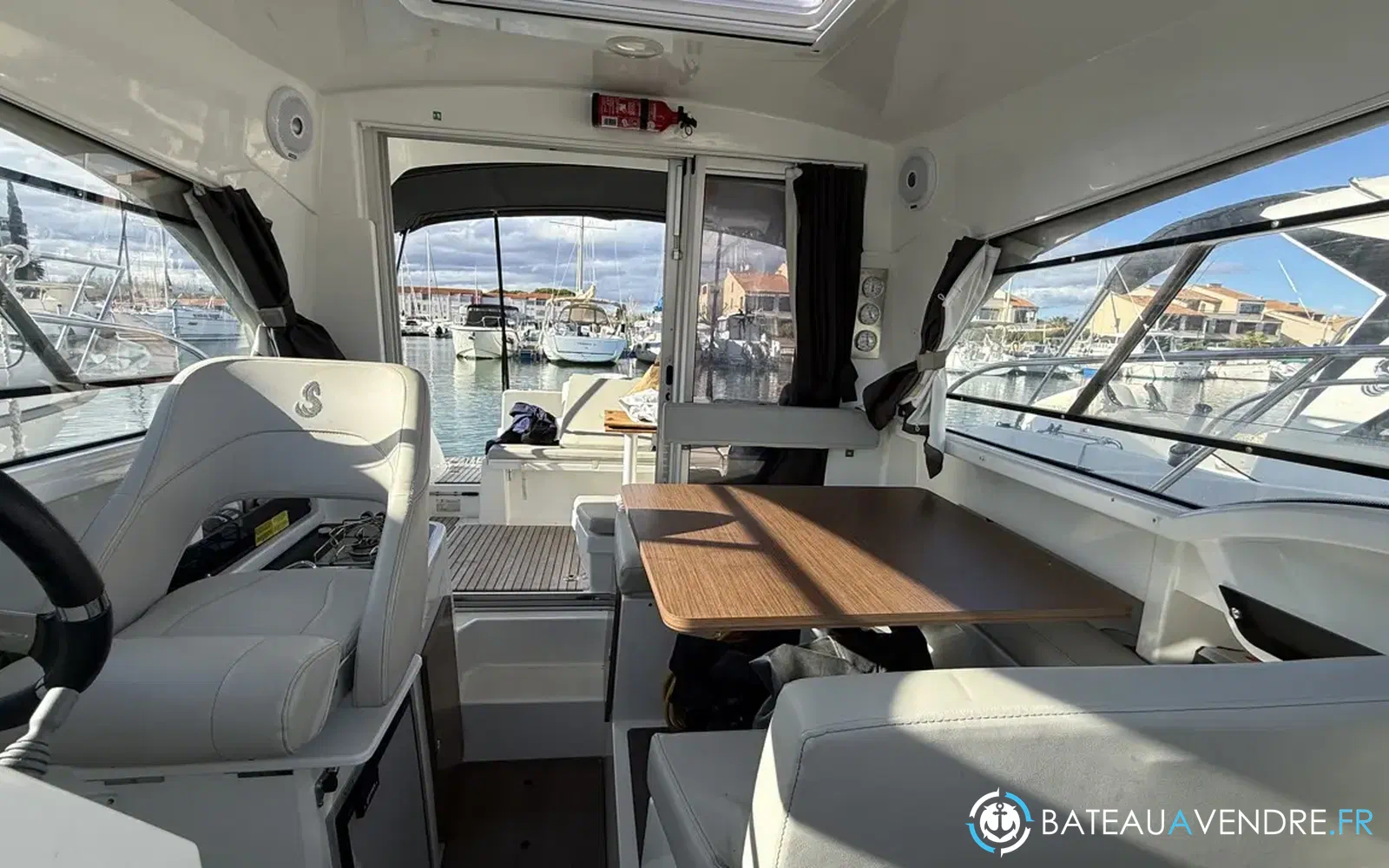 slider 10 Beneteau Antares 8 OB