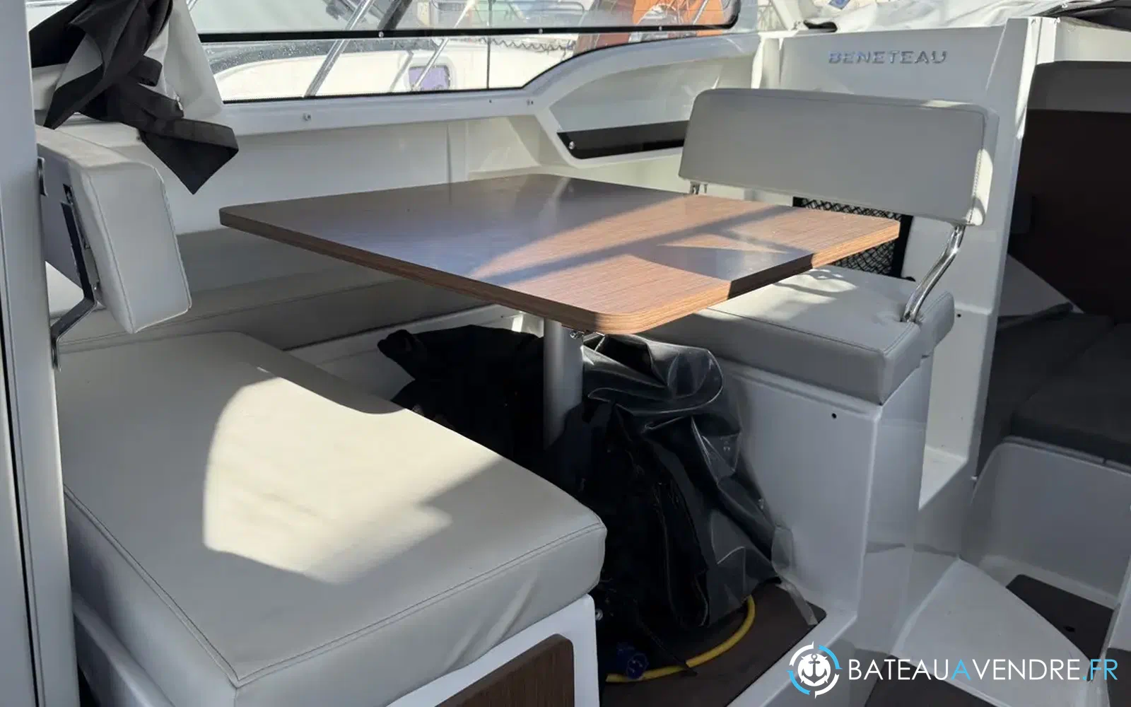 slider 11 Beneteau Antares 8 OB