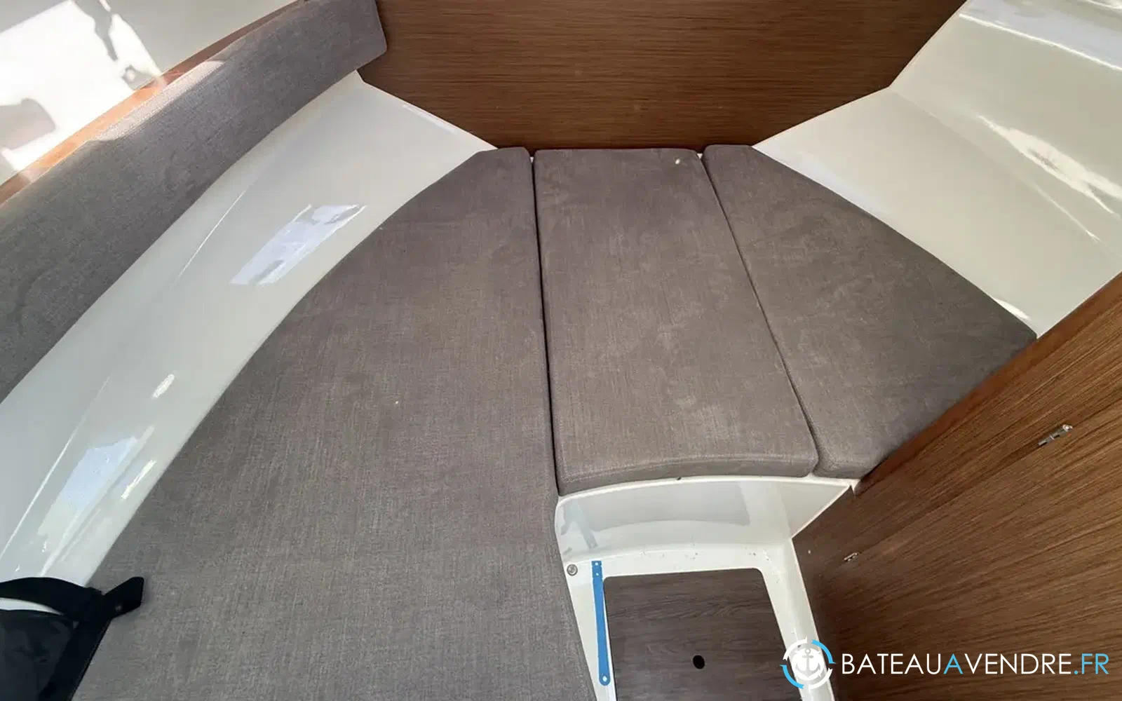 slider 18 Beneteau Antares 8 OB