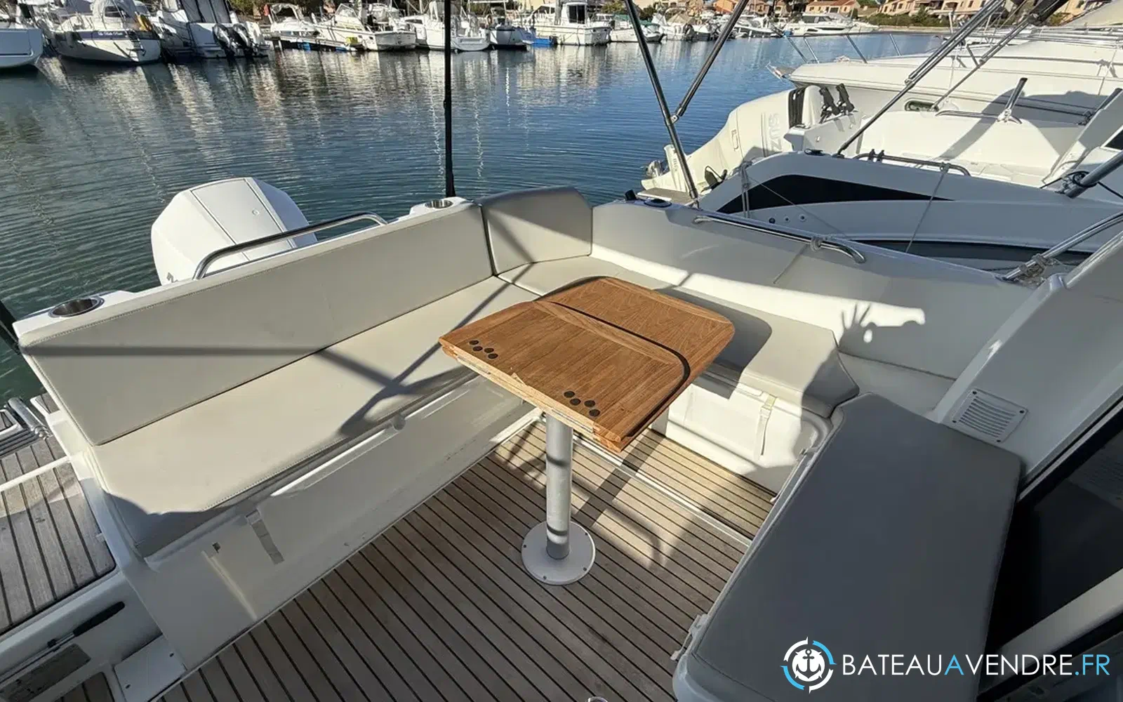 slider 3 Beneteau Antares 8 OB