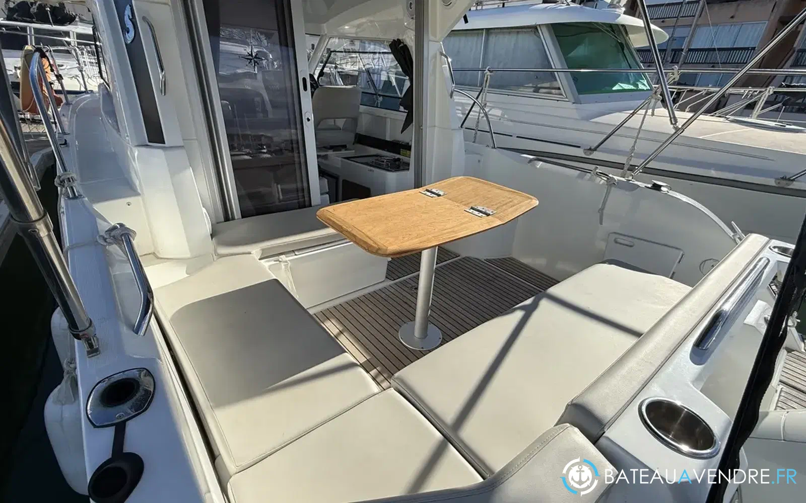 slider 4 Beneteau Antares 8 OB