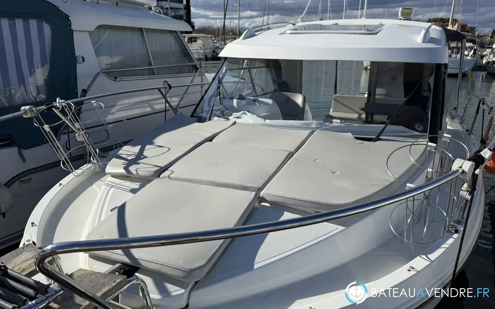 slider 6 Beneteau Antares 8 OB