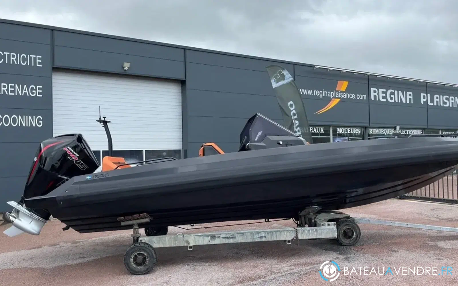 slider 0 Iron Boats 767