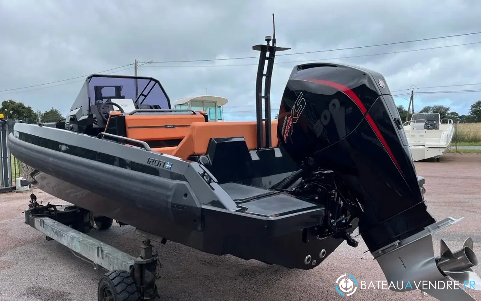 slider 2 Iron Boats 767