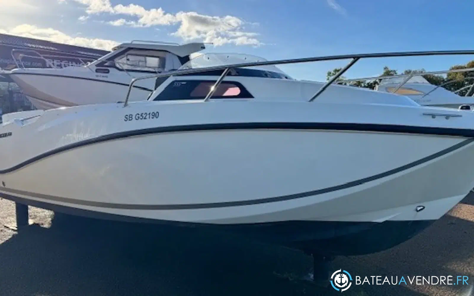 slider 1 Quicksilver Activ 555 Cabin