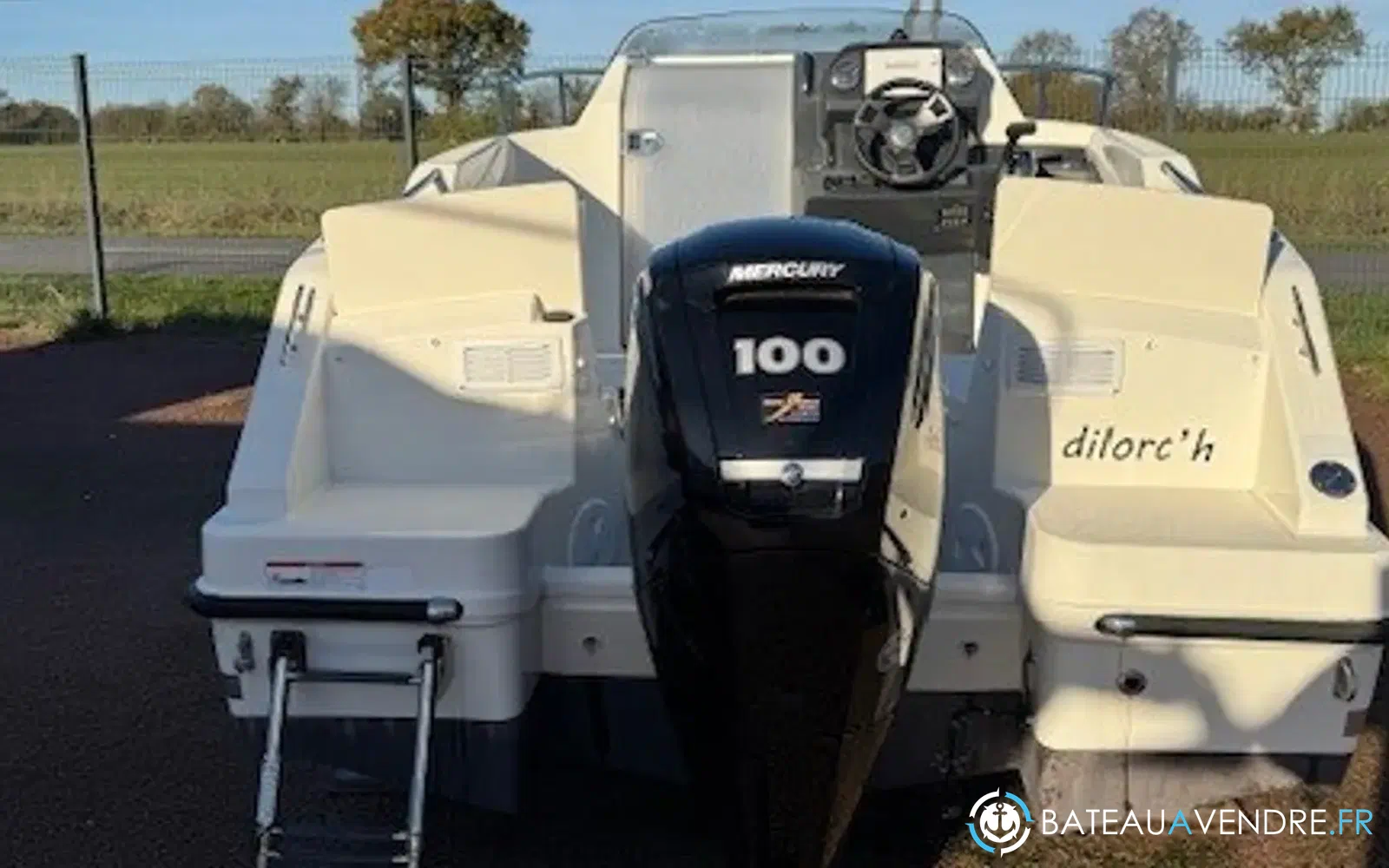 slider 2 Quicksilver Activ 555 Cabin