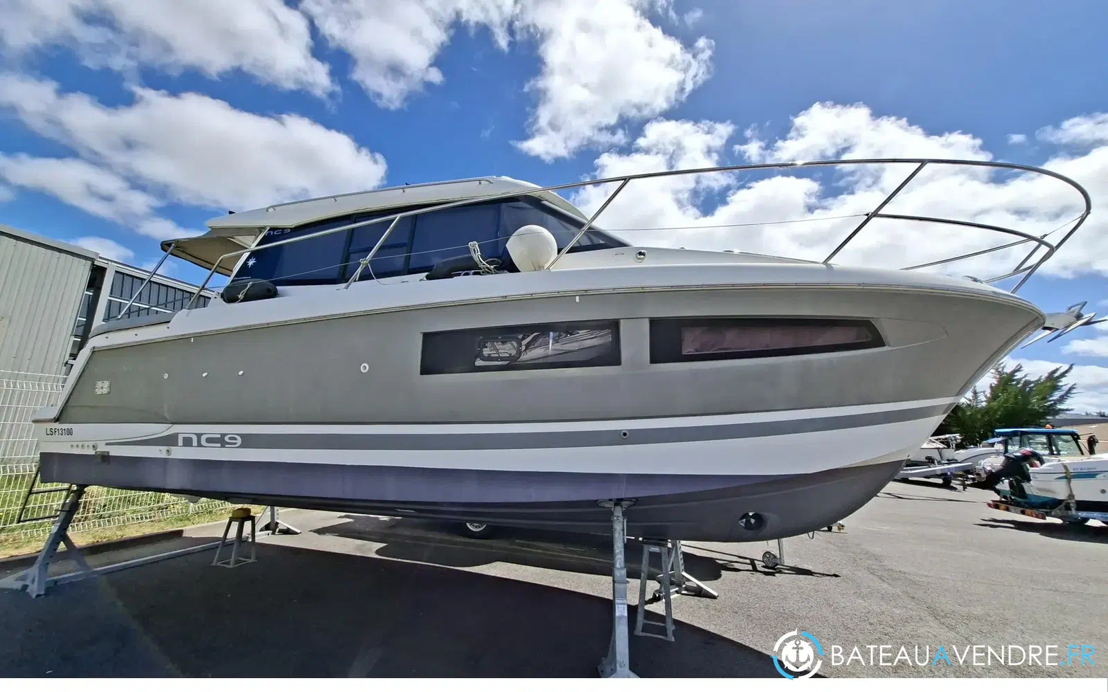 slider 0 Jeanneau NC 9