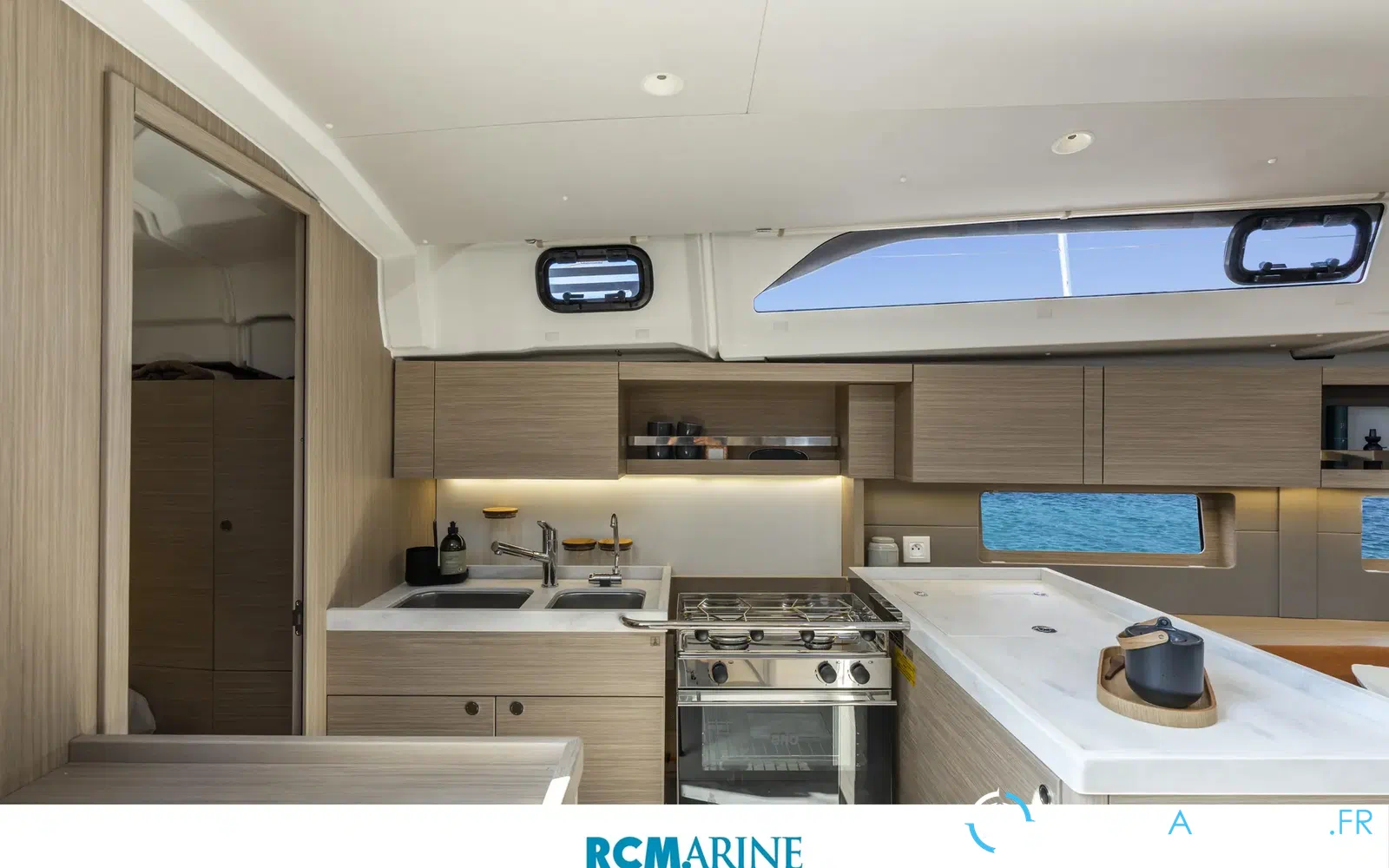 slider 16 Beneteau Oceanis 47