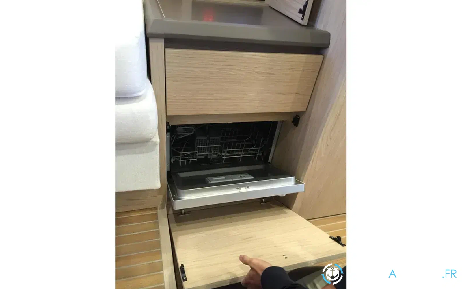 slider 44 Beneteau Monte Carlo 5 S