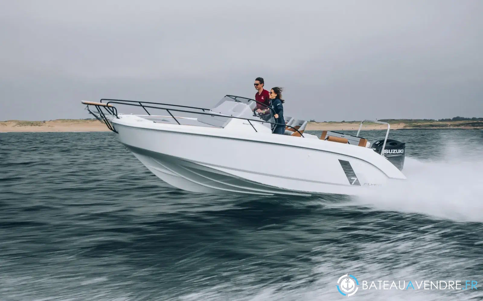 slider 1 Beneteau Flyer 7 SUNdeck