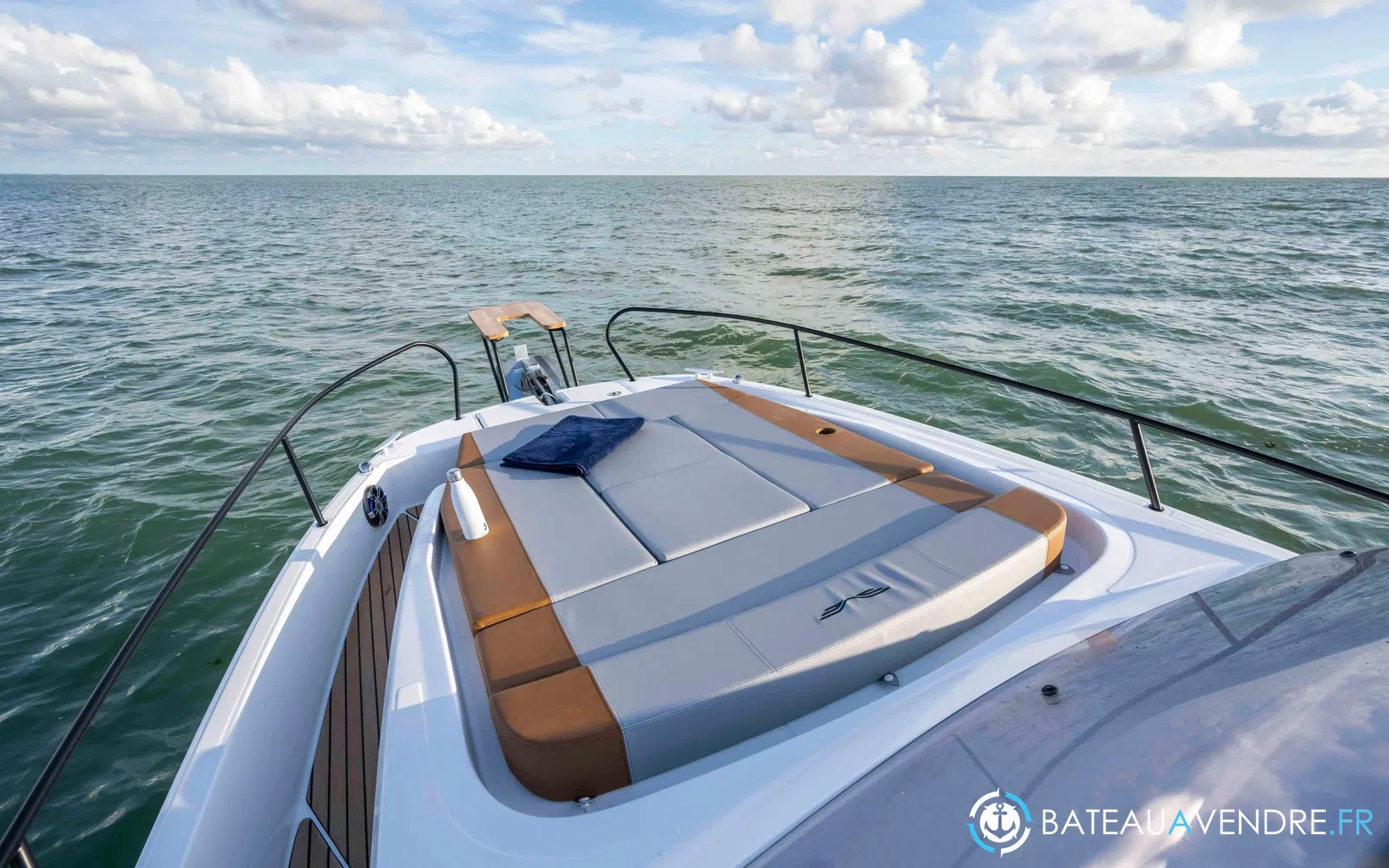 slider 1 Beneteau Flyer 9 Sundeck