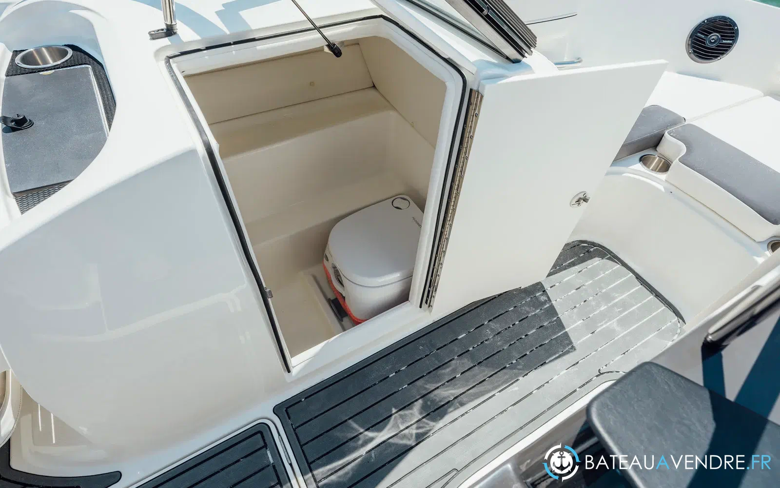 slider 9 Bayliner VR6 BOWRIDER OB